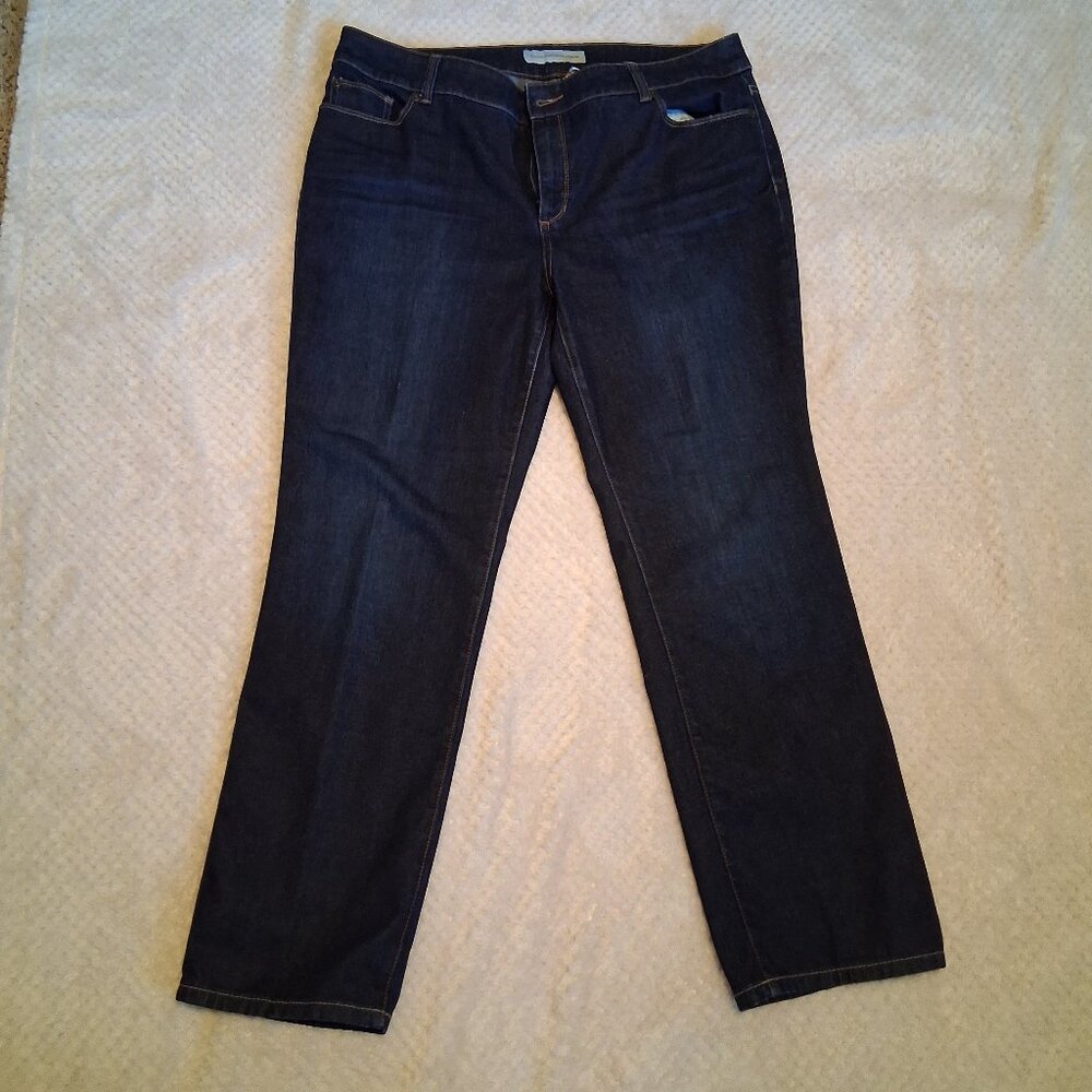 Chico's Platinum Denim. Jeans Strait. Legs. Chicos size 25.
